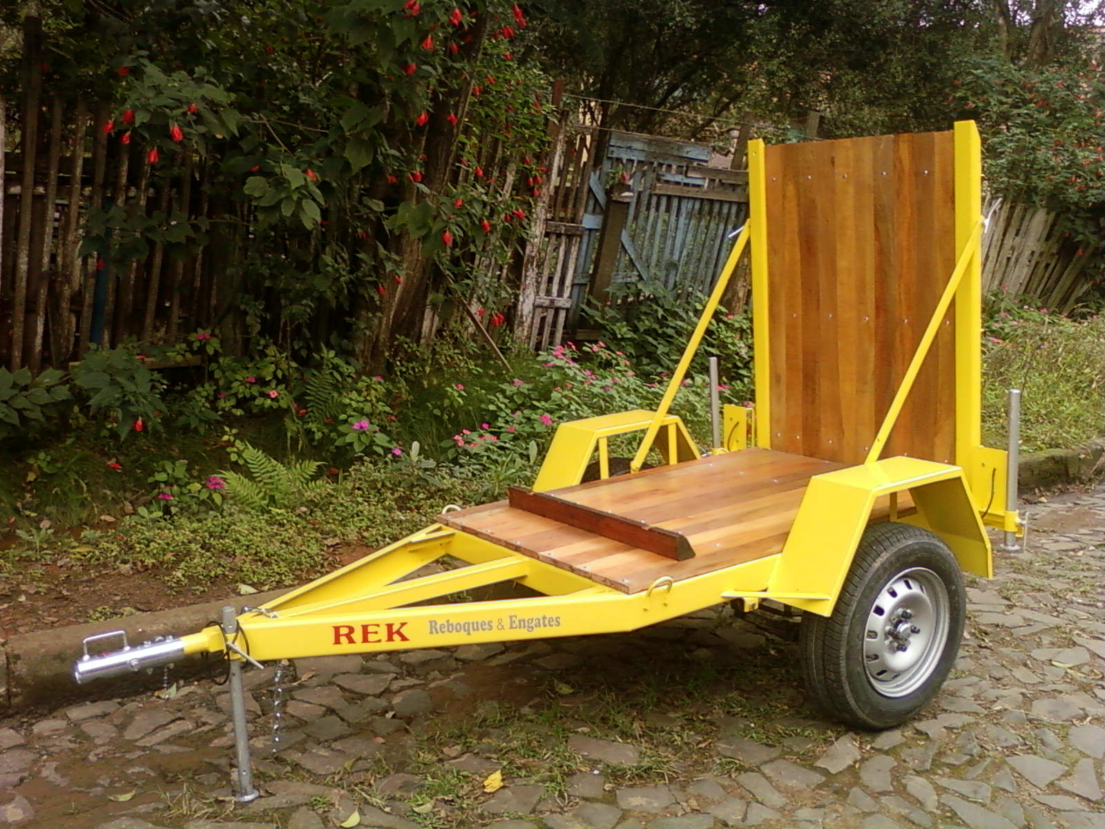 Reboque para Rolo Compressor.